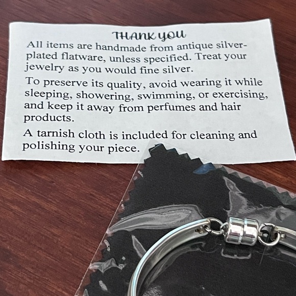 Handmade Bracelet Upcycled Vintage Silverplate Flatware Magnetic, Jade bead - Picture 8 of 13